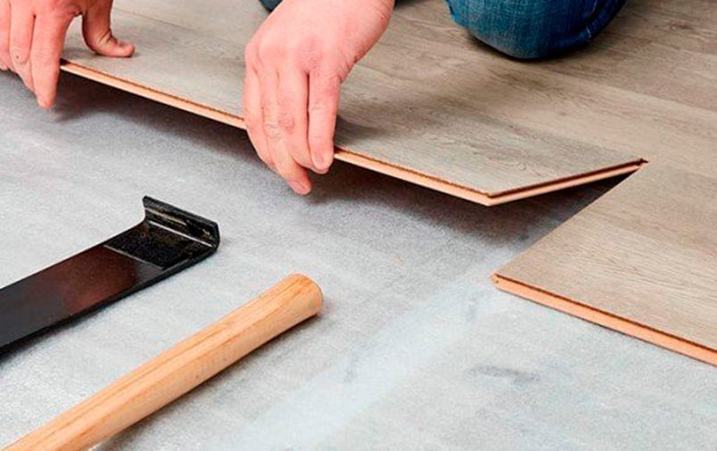 Base aislante para suelos laminados y
